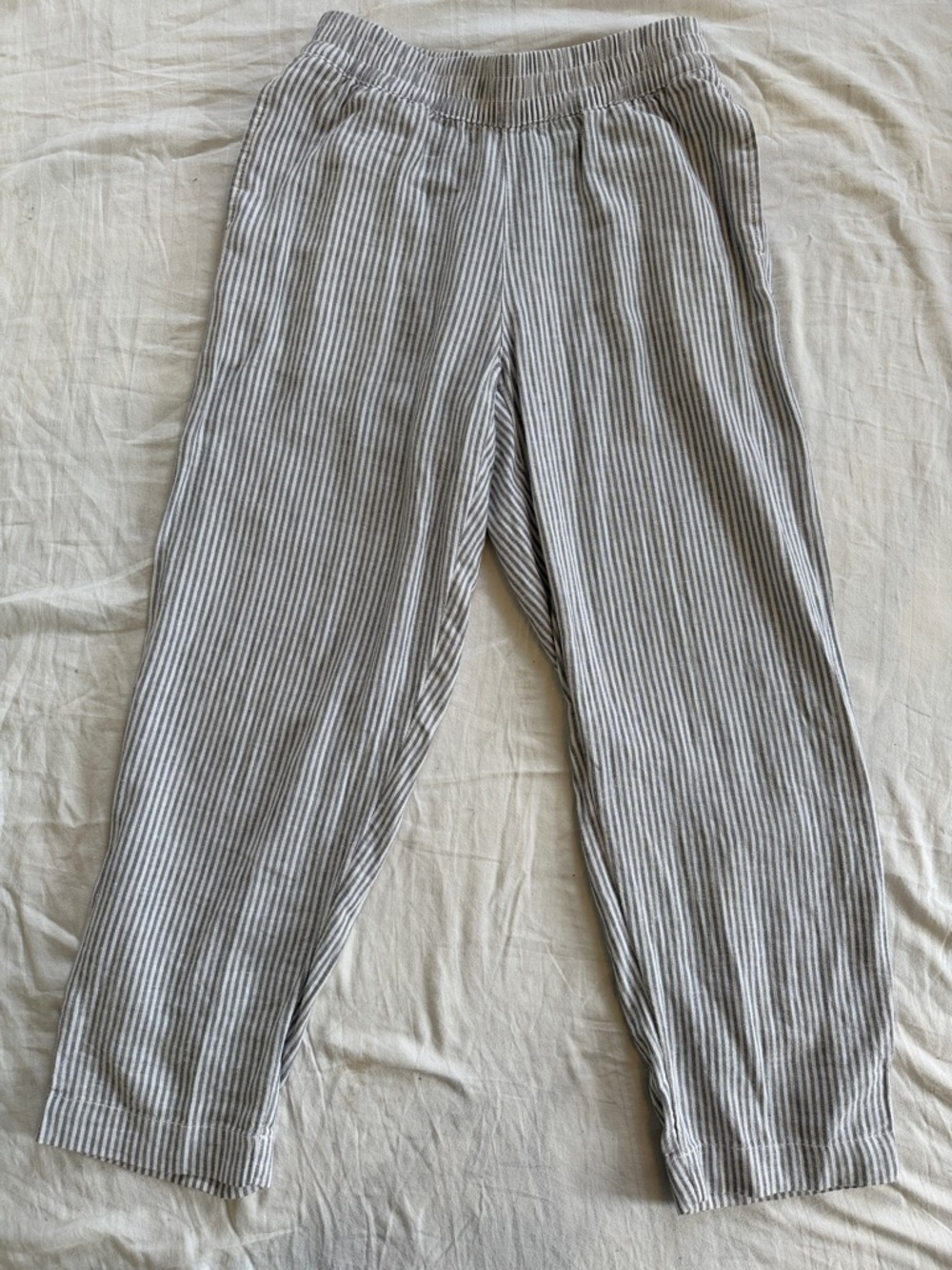Old Navy High-Waisted Linen-Blend Straight Ankle Pants - Light Gray Stripe - Picture 5 of 5